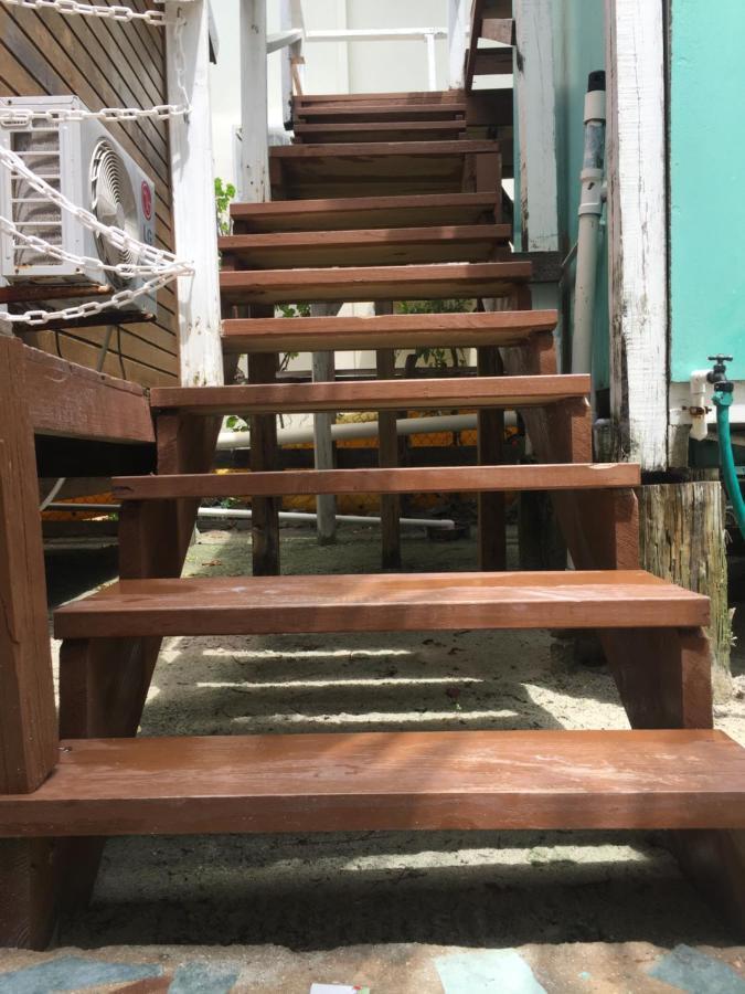 Chila'S Accommodations Caye Caulker Exterior photo